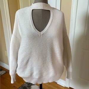 Zara Cream V-Neck Sweater with Ribbed Texture
